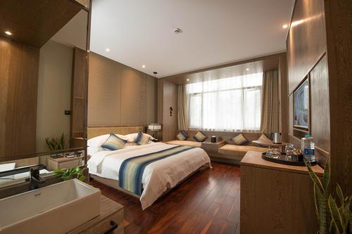 智慧酒店客控控制系統(tǒng)應(yīng)該注意什么？關(guān)注以下三點(diǎn)人性化服務(wù)(圖1)